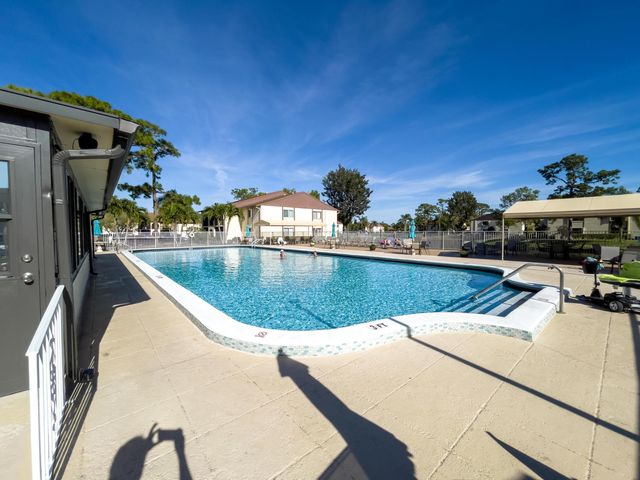 317 Knotty Pine Circle C2, Greenacres, FL 33463