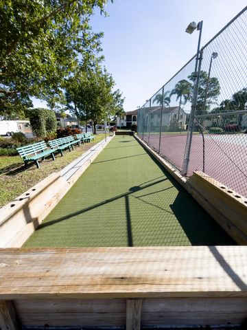 317 Knotty Pine Circle C2, Greenacres, FL 33463