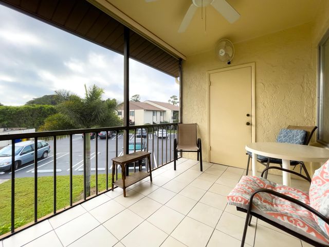 317 Knotty Pine Circle C2, Greenacres, FL 33463