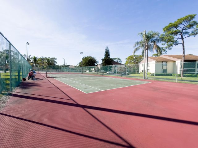 317 Knotty Pine Circle C2, Greenacres, FL 33463