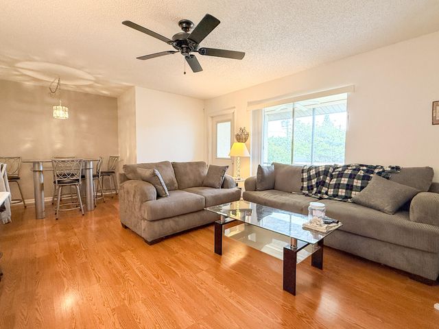 317 Knotty Pine Circle C2, Greenacres, FL 33463