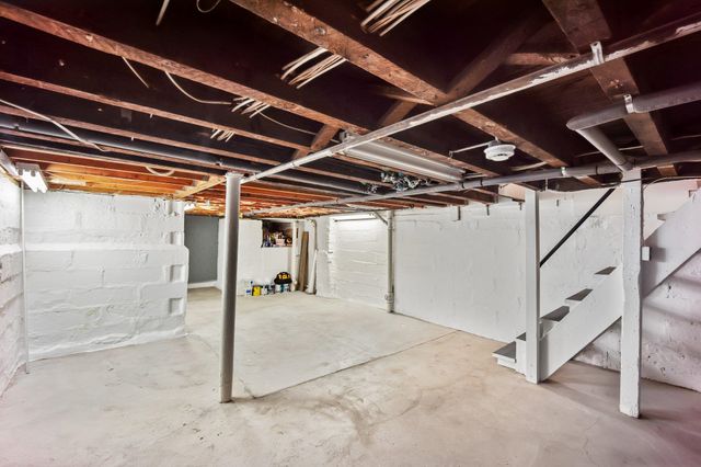 83 LEXINGTON AVE, Bayonne, NJ 07002