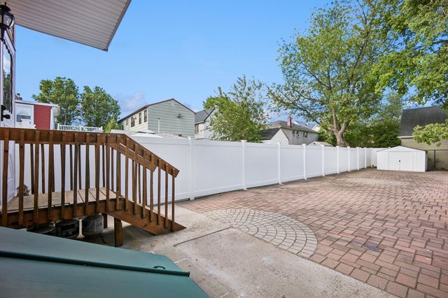 83 LEXINGTON AVE, Bayonne, NJ 07002