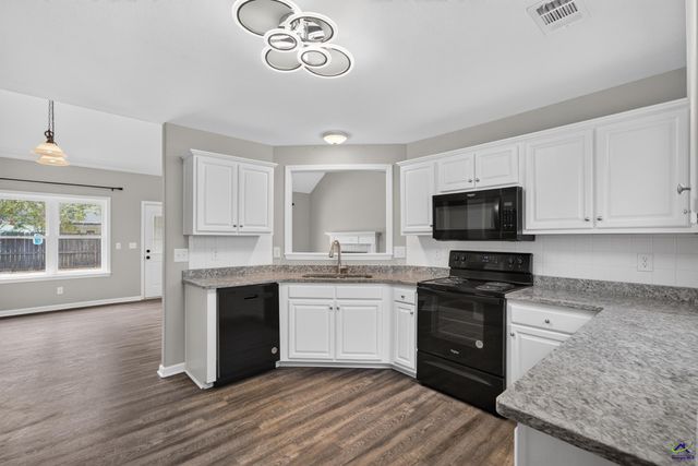 205 Margeson Drive, Warner Robins, GA 31088