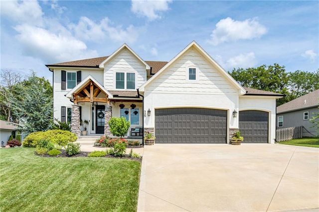 529 NE Legacy View Drive, Lee's Summit, MO 64086