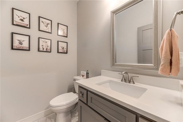 529 NE Legacy View Drive, Lee's Summit, MO 64086