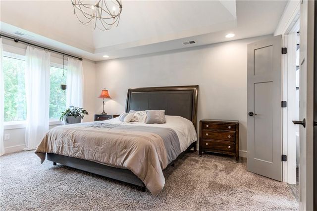 529 NE Legacy View Drive, Lee's Summit, MO 64086