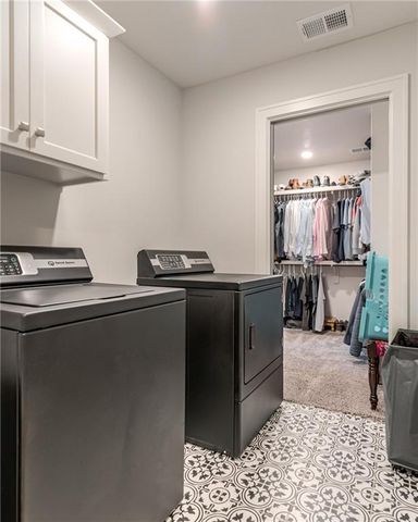 529 NE Legacy View Drive, Lee's Summit, MO 64086