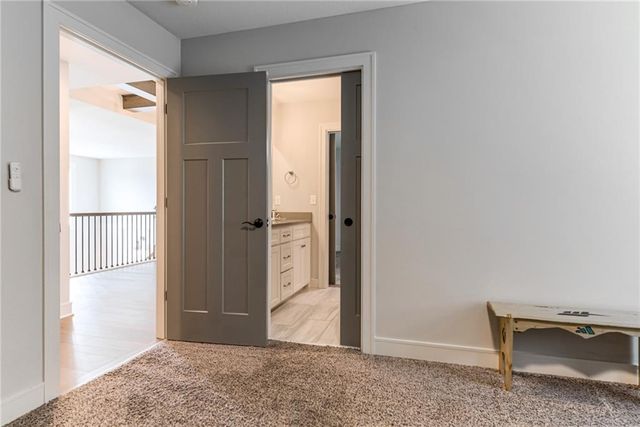 529 NE Legacy View Drive, Lee's Summit, MO 64086