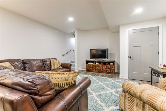 529 NE Legacy View Drive, Lee's Summit, MO 64086
