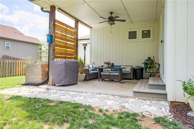 529 NE Legacy View Drive, Lee's Summit, MO 64086