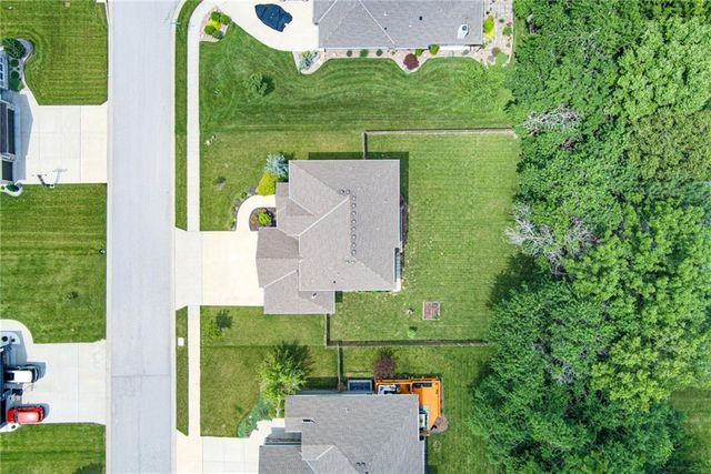 529 NE Legacy View Drive, Lee's Summit, MO 64086