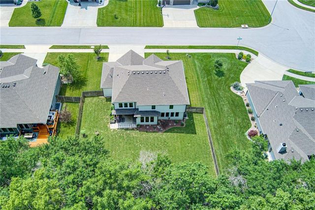 529 NE Legacy View Drive, Lee's Summit, MO 64086