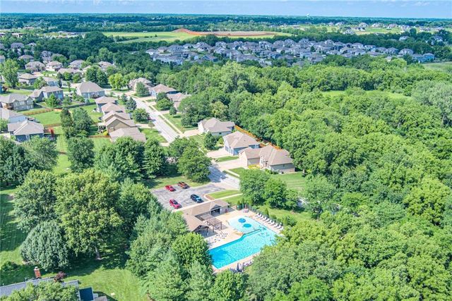 529 NE Legacy View Drive, Lee's Summit, MO 64086