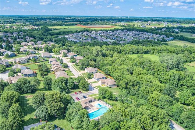 529 NE Legacy View Drive, Lee's Summit, MO 64086