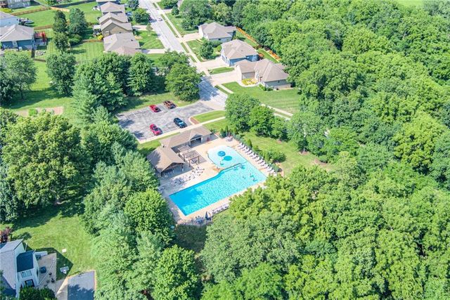 529 NE Legacy View Drive, Lee's Summit, MO 64086