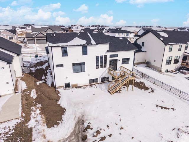 5303 Finlen Lane, Bloomington, IL 61705