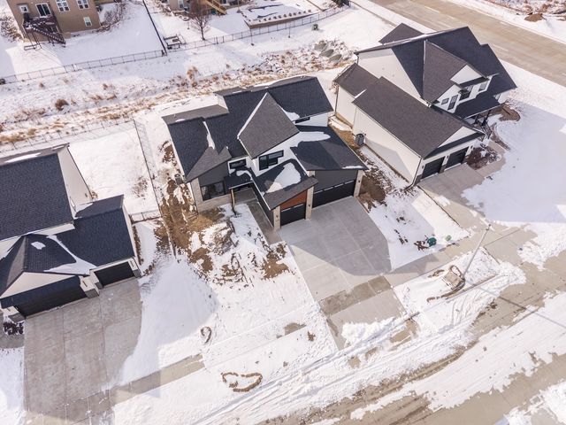 5303 Finlen Lane, Bloomington, IL 61705