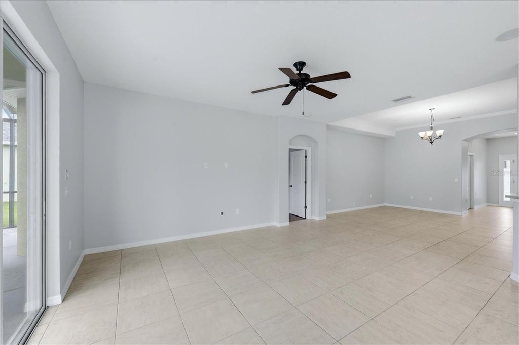 Image 10 of property listing at 12218 LAVENDER LOOP, Bradenton, FL 34212