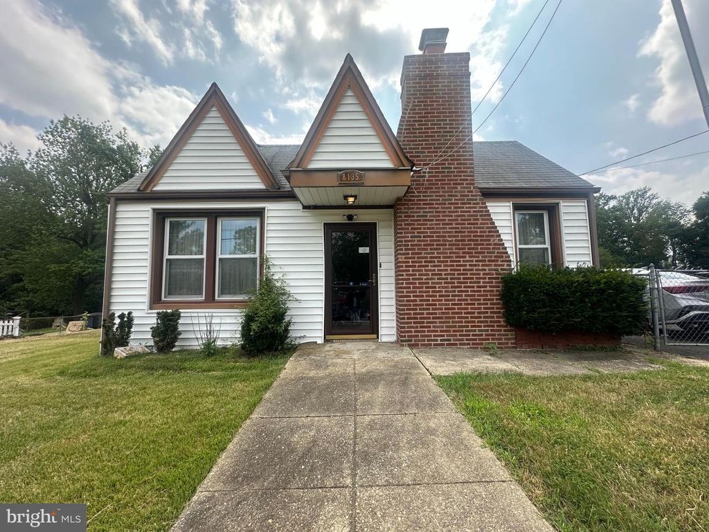 8135 COMET DR, Fort Washington, MD 20744