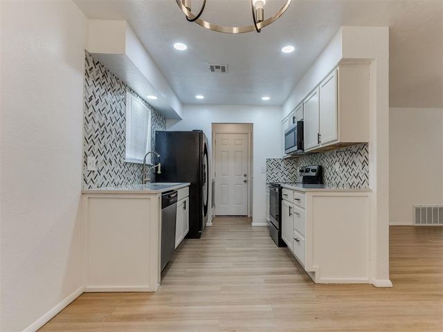 405 Woodland Drive, Midwest City, OK 73130
