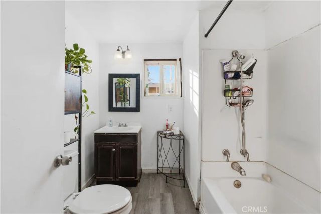 250 N Linden 185, Rialto, CA 92376