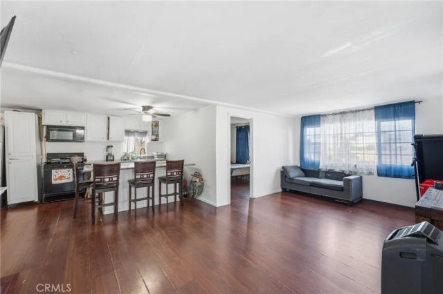 250 N Linden 185, Rialto, CA 92376