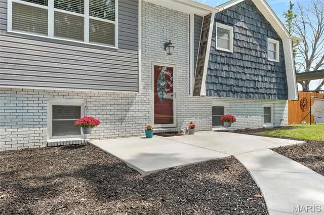 729 Albers Lane, Bethalto, IL 62010