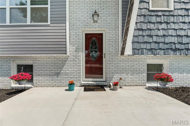 729 Albers Lane, Bethalto, IL 62010