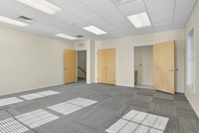 5 Creamery Brook, East Granby, CT 06026