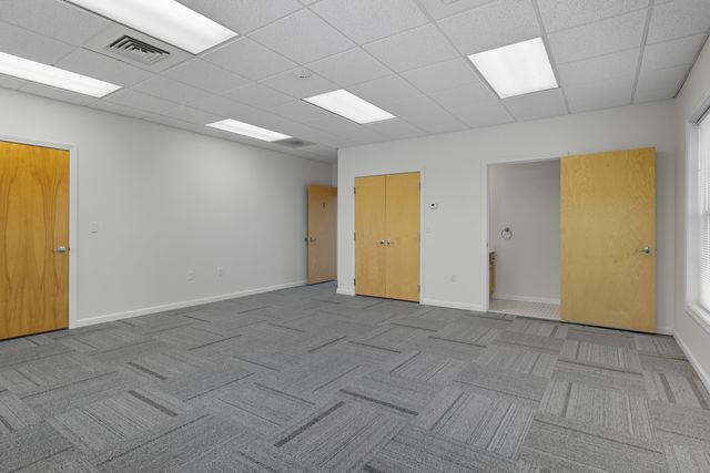 5 Creamery Brook, East Granby, CT 06026