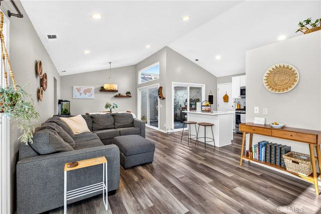 8433 E Saratoga, Anaheim, CA 92808