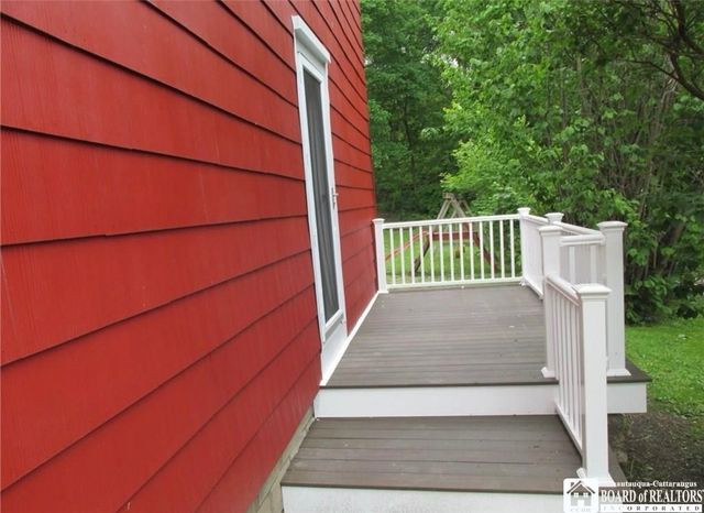 13 Burgess Street, Hanover, NY 14136