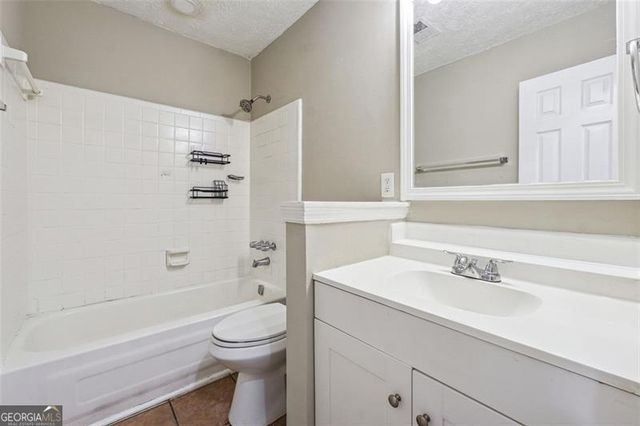 8227 ENGLEWOOD Trail, Riverdale, GA 30274