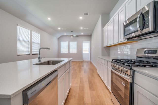 900 Pine Beach Drive, Princeton, TX 75071