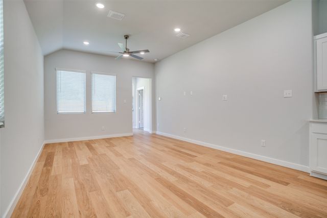 900 Pine Beach Drive, Princeton, TX 75071