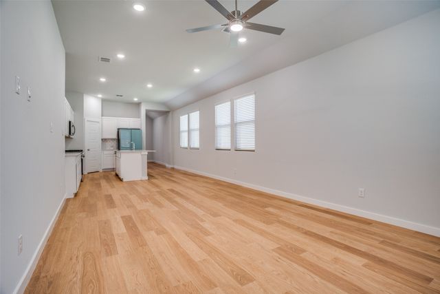 900 Pine Beach Drive, Princeton, TX 75071