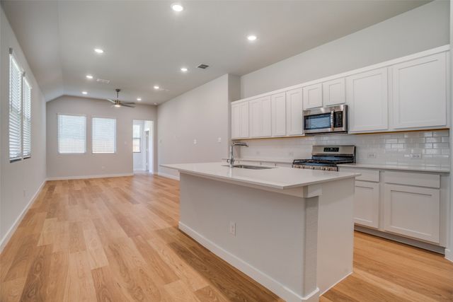 900 Pine Beach Drive, Princeton, TX 75071