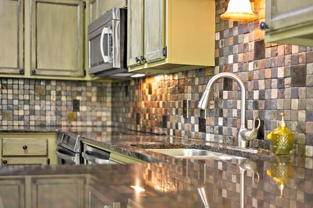 2890 Castleford Court, Woodbury, MN 55125