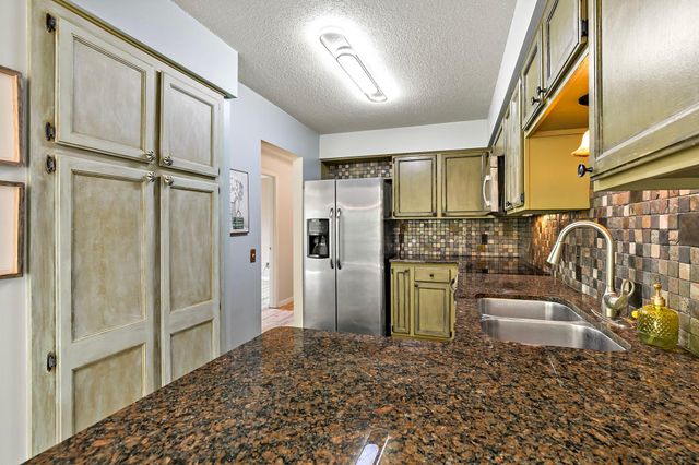 2890 Castleford Court, Woodbury, MN 55125