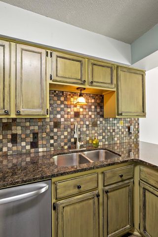 2890 Castleford Court, Woodbury, MN 55125