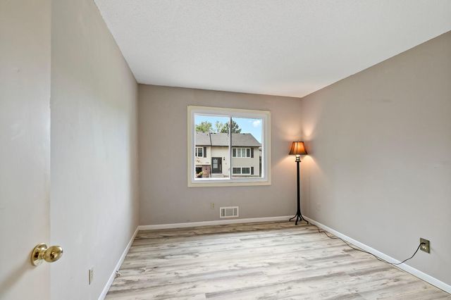 2890 Castleford Court, Woodbury, MN 55125