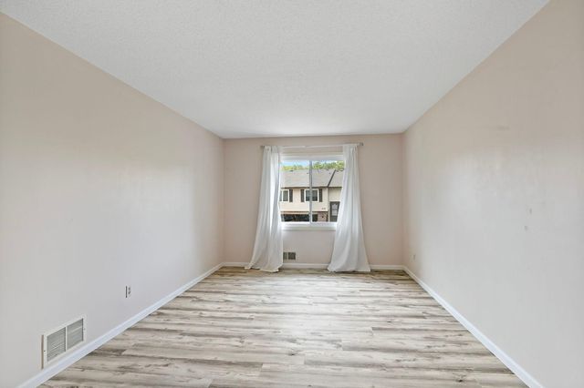 2890 Castleford Court, Woodbury, MN 55125
