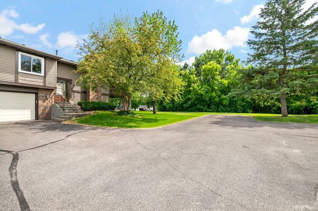 2890 Castleford Court, Woodbury, MN 55125