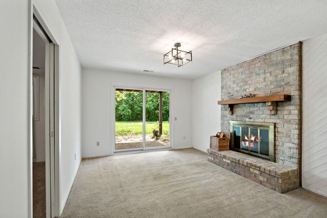 2890 Castleford Court, Woodbury, MN 55125