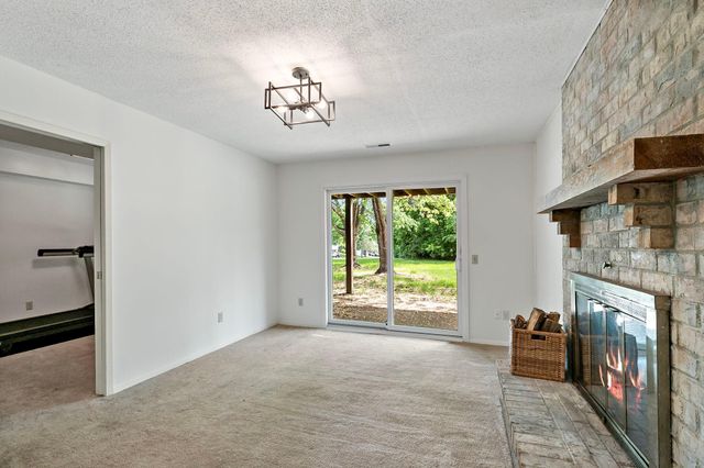 2890 Castleford Court, Woodbury, MN 55125