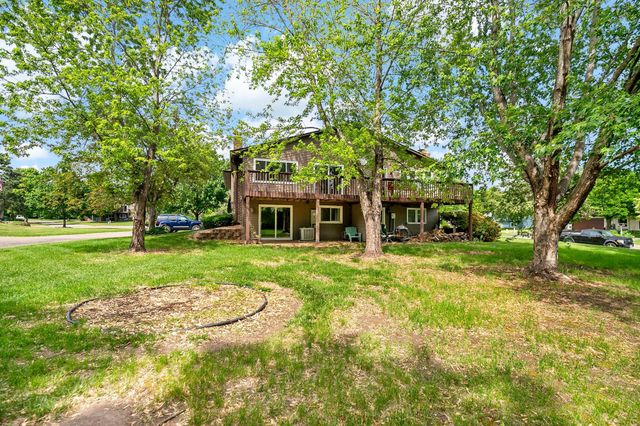 2890 Castleford Court, Woodbury, MN 55125