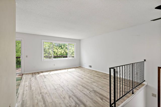 2890 Castleford Court, Woodbury, MN 55125