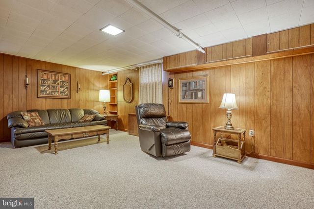 120 WOODLAND RD, York, PA 17403