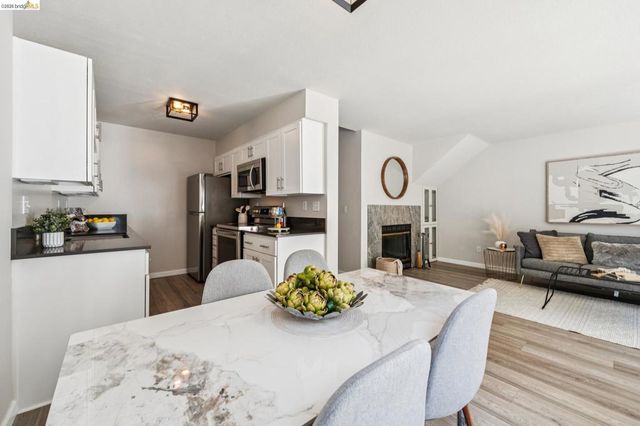 214 Bayside Ct, Richmond, CA 94804